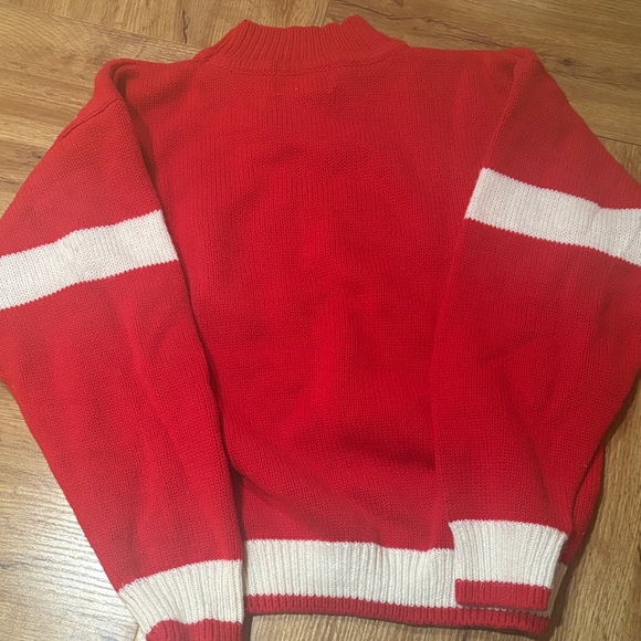 Red Skiing Vintage Spice of Life Sweater - Picture 4 of 4